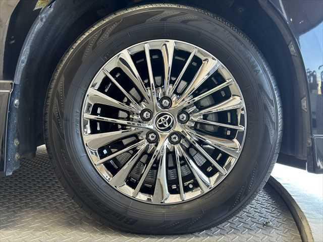 ヴェルファイアハイブリッド エグゼクティブラウンジＺ　６ヶ月走行距離無制限保証付　Ｗサンルーフ　後席モニター　ＴＲＤフルエアロ　ホワイトナッパ革シート　全方位カメラ　禁煙車　ＪＢＬサウンド　デジタルインナーミラー　シートベンチレーション　両側電動スライド（30枚目）