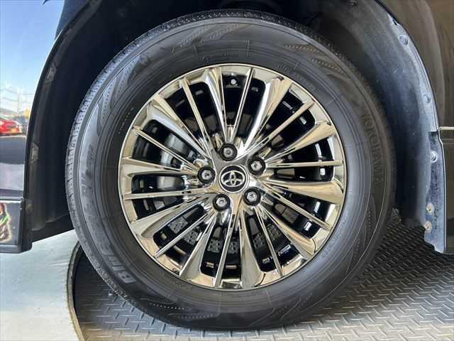 ヴェルファイアハイブリッド エグゼクティブラウンジＺ　６ヶ月走行距離無制限保証付　Ｗサンルーフ　後席モニター　ＴＲＤフルエアロ　ホワイトナッパ革シート　全方位カメラ　禁煙車　ＪＢＬサウンド　デジタルインナーミラー　シートベンチレーション　両側電動スライド（32枚目）