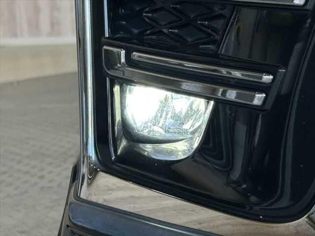 ヴェルファイアハイブリッド エグゼクティブラウンジＺ　６ヶ月走行距離無制限保証付　Ｗサンルーフ　後席モニター　ＴＲＤフルエアロ　ホワイトナッパ革シート　全方位カメラ　禁煙車　ＪＢＬサウンド　デジタルインナーミラー　シートベンチレーション　両側電動スライド（34枚目）