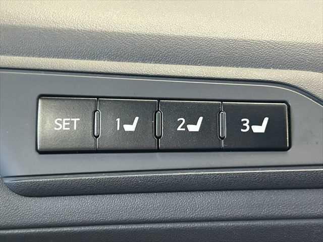 ヴェルファイアハイブリッド エグゼクティブラウンジＺ　６ヶ月走行距離無制限保証付　Ｗサンルーフ　後席モニター　ＴＲＤフルエアロ　ホワイトナッパ革シート　全方位カメラ　禁煙車　ＪＢＬサウンド　デジタルインナーミラー　シートベンチレーション　両側電動スライド（47枚目）