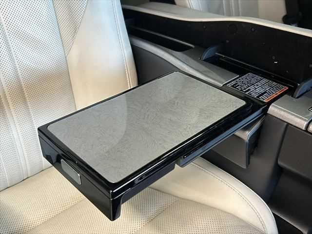 ヴェルファイアハイブリッド エグゼクティブラウンジＺ　６ヶ月走行距離無制限保証付　Ｗサンルーフ　後席モニター　ＴＲＤフルエアロ　ホワイトナッパ革シート　全方位カメラ　禁煙車　ＪＢＬサウンド　デジタルインナーミラー　シートベンチレーション　両側電動スライド（52枚目）