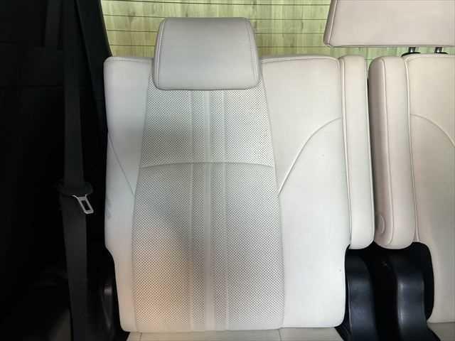 ヴェルファイアハイブリッド エグゼクティブラウンジＺ　６ヶ月走行距離無制限保証付　Ｗサンルーフ　後席モニター　ＴＲＤフルエアロ　ホワイトナッパ革シート　全方位カメラ　禁煙車　ＪＢＬサウンド　デジタルインナーミラー　シートベンチレーション　両側電動スライド（62枚目）