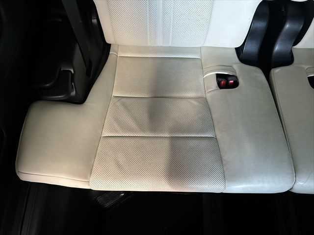 ヴェルファイアハイブリッド エグゼクティブラウンジＺ　６ヶ月走行距離無制限保証付　Ｗサンルーフ　後席モニター　ＴＲＤフルエアロ　ホワイトナッパ革シート　全方位カメラ　禁煙車　ＪＢＬサウンド　デジタルインナーミラー　シートベンチレーション　両側電動スライド（63枚目）