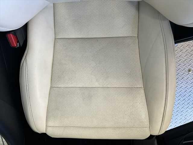 ヴェルファイアハイブリッド エグゼクティブラウンジＺ　６ヶ月走行距離無制限保証付　Ｗサンルーフ　後席モニター　ＴＲＤフルエアロ　ホワイトナッパ革シート　全方位カメラ　禁煙車　ＪＢＬサウンド　デジタルインナーミラー　シートベンチレーション　両側電動スライド（66枚目）