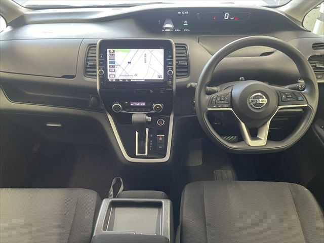 セレナ X 6ヶ月走行距離無制限保証付 後席モニター 純正9インチナビ プロパイロット 両側電動スライド アラウンドビューモニター 禁煙車 LEDヘッド パーキングアシスト ドライブレコーダー ETC フルセグ(3枚目)