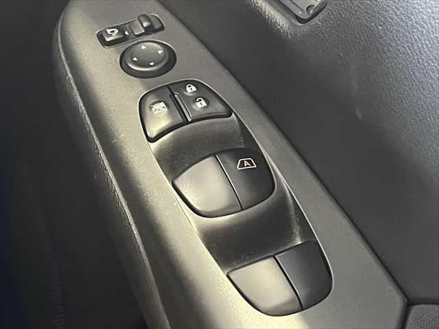 セレナ X 6ヶ月走行距離無制限保証付 後席モニター 純正9インチナビ プロパイロット 両側電動スライド アラウンドビューモニター 禁煙車 LEDヘッド パーキングアシスト ドライブレコーダー ETC フルセグ(10枚目)