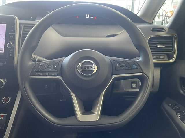 セレナ X 6ヶ月走行距離無制限保証付 後席モニター 純正9インチナビ プロパイロット 両側電動スライド アラウンドビューモニター 禁煙車 LEDヘッド パーキングアシスト ドライブレコーダー ETC フルセグ(15枚目)