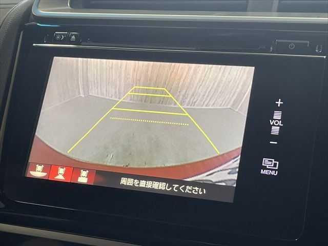フィットハイブリッド Sパッケージ 6ヶ月走行距離無制限保証付 ユーザー買取車 純正メモリーナビ 衝突軽減ブレーキ LEDヘッドライト クルーズコントロール 禁煙車 バックカメラ 純正15インチAW ETC MTモード付 スマートキー(5枚目)