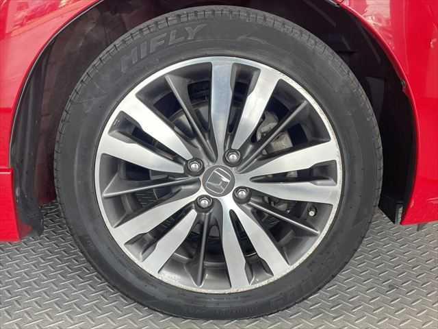 フィットハイブリッド Sパッケージ 6ヶ月走行距離無制限保証付 ユーザー買取車 純正メモリーナビ 衝突軽減ブレーキ LEDヘッドライト クルーズコントロール 禁煙車 バックカメラ 純正15インチAW ETC MTモード付 スマートキー(13枚目)