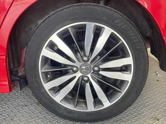 フィットハイブリッド Sパッケージ 6ヶ月走行距離無制限保証付 ユーザー買取車 純正メモリーナビ 衝突軽減ブレーキ LEDヘッドライト クルーズコントロール 禁煙車 バックカメラ 純正15インチAW ETC MTモード付 スマートキー(29枚目)