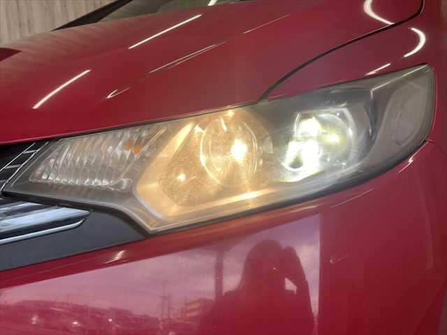 フィットハイブリッド Sパッケージ 6ヶ月走行距離無制限保証付 ユーザー買取車 純正メモリーナビ 衝突軽減ブレーキ LEDヘッドライト クルーズコントロール 禁煙車 バックカメラ 純正15インチAW ETC MTモード付 スマートキー(30枚目)