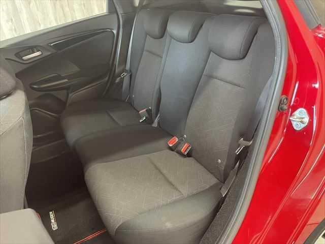 フィットハイブリッド Sパッケージ 6ヶ月走行距離無制限保証付 ユーザー買取車 純正メモリーナビ 衝突軽減ブレーキ LEDヘッドライト クルーズコントロール 禁煙車 バックカメラ 純正15インチAW ETC MTモード付 スマートキー(35枚目)