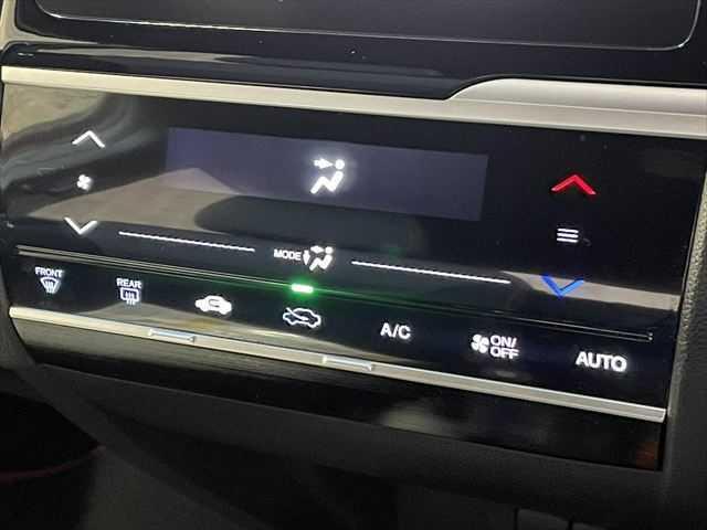 フィットハイブリッド Sパッケージ 6ヶ月走行距離無制限保証付 ユーザー買取車 純正メモリーナビ 衝突軽減ブレーキ LEDヘッドライト クルーズコントロール 禁煙車 バックカメラ 純正15インチAW ETC MTモード付 スマートキー(42枚目)