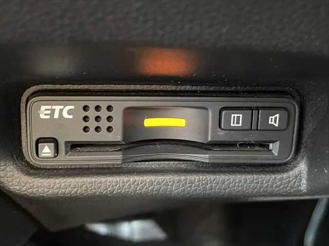 フィットハイブリッド Sパッケージ 6ヶ月走行距離無制限保証付 ユーザー買取車 純正メモリーナビ 衝突軽減ブレーキ LEDヘッドライト クルーズコントロール 禁煙車 バックカメラ 純正15インチAW ETC MTモード付 スマートキー(45枚目)