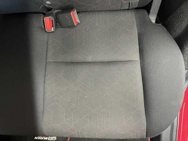 フィットハイブリッド Sパッケージ 6ヶ月走行距離無制限保証付 ユーザー買取車 純正メモリーナビ 衝突軽減ブレーキ LEDヘッドライト クルーズコントロール 禁煙車 バックカメラ 純正15インチAW ETC MTモード付 スマートキー(63枚目)