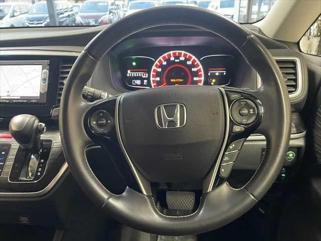 オデッセイ アブソルート　６ヶ月走行距離無制限保証付　　ホンダセンシング　両側パワースライドドア　レーダークルーズコントロール　バックカメラ　禁煙車　ＬＥＤヘッドライト　ハーフレザーシート　純正メモリーナビ　ＣＤ再生　ＥＴＣ（13枚目）