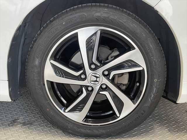 オデッセイ アブソルート　６ヶ月走行距離無制限保証付　　ホンダセンシング　両側パワースライドドア　レーダークルーズコントロール　バックカメラ　禁煙車　ＬＥＤヘッドライト　ハーフレザーシート　純正メモリーナビ　ＣＤ再生　ＥＴＣ（15枚目）