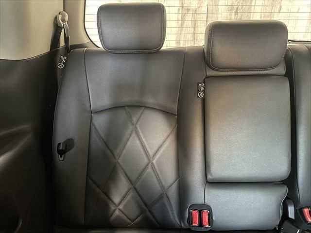 エルグランド 250ハイウェイスタープレミアムアーバンクロム 6ヶ月走行距離無制限保証付 黒革シート フリップダウンモニター 純正HDDナビ インテリジェントクルーズコントロール 両側パワースライドドア 禁煙車 全周囲カメラ 電動リアゲート パワーシート(62枚目)