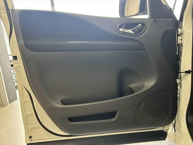 セレナ ハイウェイスター S-ハイブリッド 6ヶ月走行距離無制限保証付 純正ナビ 両側電動スライド LEDヘッド バックカメラ クルーズコントロール 禁煙車 衝突軽減ブレーキ ダブルエアコン 電動格納ミラー ETC Bluetooth フルセグ(62枚目)