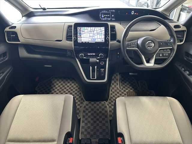 セレナ ハイウェイスター 6ヶ月走行距離無制限保証付 純正9インチナビ プロパイロット 両側電動スライドドア ベージュ内装 全周囲カメラ 禁煙車 レーダークルーズコントロール インテリジェントルームミラー コーナーセンサー(3枚目)