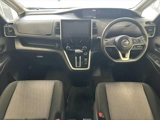 セレナ ハイウェイスター VセレクションII 6ヶ月走行距離無制限保証付 プロパイロット 10インチSDナビ フリップダウンモニター セーフティパックB 全周囲カメラ 禁煙車 衝突軽減ブレーキ コーナーセンサー ドライブレコーダー 両側電動スライ(3枚目)