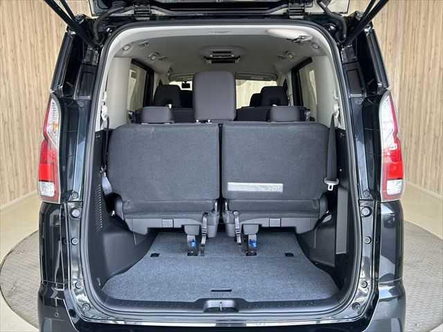 セレナ ハイウェイスター VセレクションII 6ヶ月走行距離無制限保証付 プロパイロット 10インチSDナビ フリップダウンモニター セーフティパックB 全周囲カメラ 禁煙車 衝突軽減ブレーキ コーナーセンサー ドライブレコーダー 両側電動スライ(14枚目)