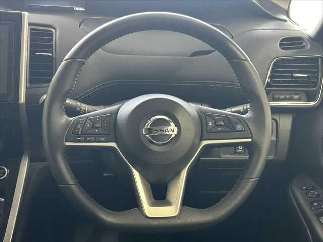 セレナ ハイウェイスター VセレクションII 6ヶ月走行距離無制限保証付 プロパイロット 10インチSDナビ フリップダウンモニター セーフティパックB 全周囲カメラ 禁煙車 衝突軽減ブレーキ コーナーセンサー ドライブレコーダー 両側電動スライ(15枚目)