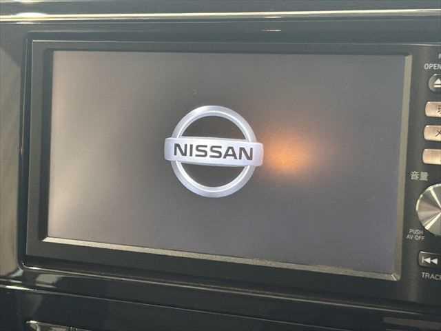 セレナ ハイウェイスター Vセレクション 6ヶ月走行距離無制限保証付 ユーザー買取 純正ナビ 両側電動スライド クルーズコントロール バックカメラ 禁煙車 ダブルエアコン ドライブレコーダー ETC フルセグTV ウォークスルー HIDヘッド(4枚目)