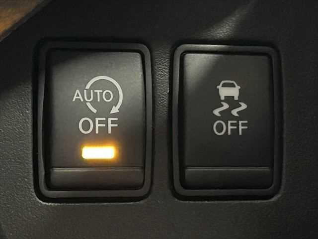 セレナ ハイウェイスター Vセレクション 6ヶ月走行距離無制限保証付 ユーザー買取 純正ナビ 両側電動スライド クルーズコントロール バックカメラ 禁煙車 ダブルエアコン ドライブレコーダー ETC フルセグTV ウォークスルー HIDヘッド(8枚目)