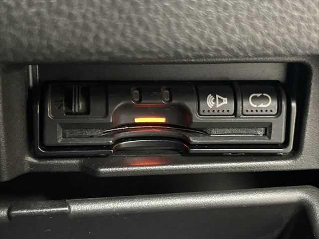 セレナ ハイウェイスター Vセレクション 6ヶ月走行距離無制限保証付 ユーザー買取 純正ナビ 両側電動スライド クルーズコントロール バックカメラ 禁煙車 ダブルエアコン ドライブレコーダー ETC フルセグTV ウォークスルー HIDヘッド(42枚目)