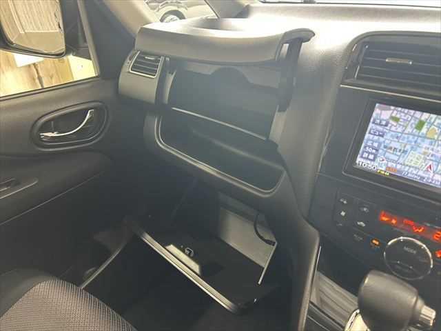 セレナ ハイウェイスター Vセレクション 6ヶ月走行距離無制限保証付 ユーザー買取 純正ナビ 両側電動スライド クルーズコントロール バックカメラ 禁煙車 ダブルエアコン ドライブレコーダー ETC フルセグTV ウォークスルー HIDヘッド(46枚目)