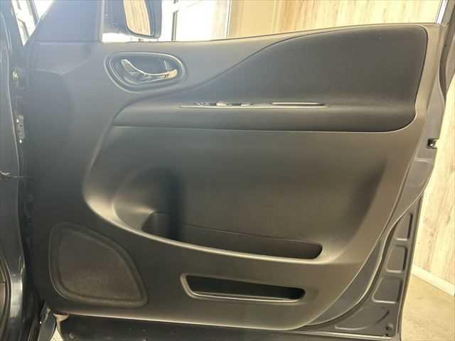 セレナ ハイウェイスター Vセレクション 6ヶ月走行距離無制限保証付 ユーザー買取 純正ナビ 両側電動スライド クルーズコントロール バックカメラ 禁煙車 ダブルエアコン ドライブレコーダー ETC フルセグTV ウォークスルー HIDヘッド(53枚目)