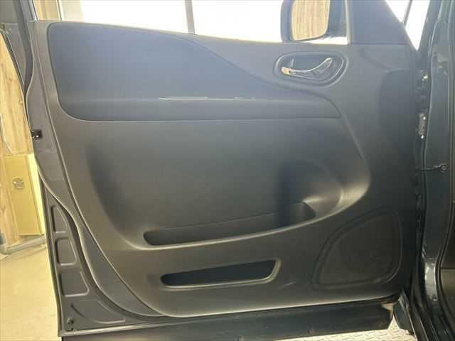 セレナ ハイウェイスター Vセレクション 6ヶ月走行距離無制限保証付 ユーザー買取 純正ナビ 両側電動スライド クルーズコントロール バックカメラ 禁煙車 ダブルエアコン ドライブレコーダー ETC フルセグTV ウォークスルー HIDヘッド(61枚目)