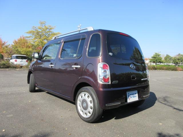 ルーフレール　禁煙車　Ｂｌｕｅｔｏｏｔｈナビ　フルセグ　ＥＴＣ　スマートキー　アイドリングストップ　電動格納ミラー　フォグランプ　オートエアコン　シートリフター　ＰＶガラス　タイミングチェーン