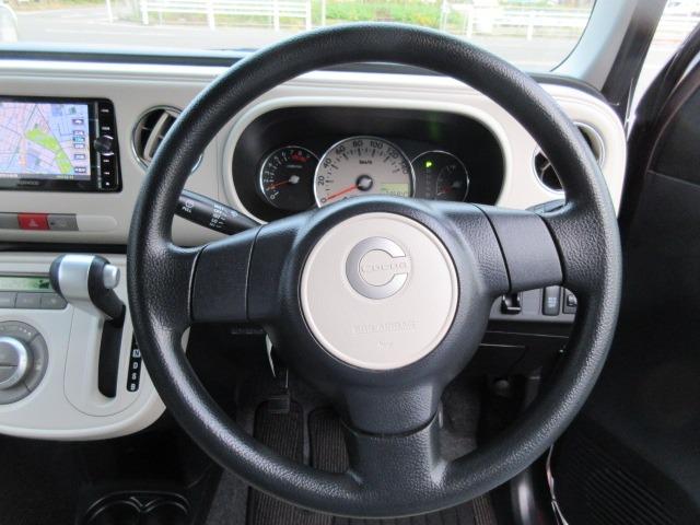 ルーフレール　禁煙車　Ｂｌｕｅｔｏｏｔｈナビ　フルセグ　ＥＴＣ　スマートキー　アイドリングストップ　電動格納ミラー　フォグランプ　オートエアコン　シートリフター　ＰＶガラス　タイミングチェーン