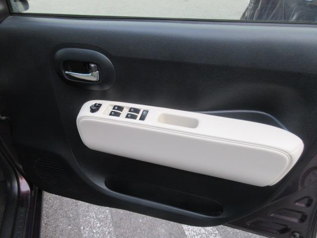 ルーフレール　禁煙車　Ｂｌｕｅｔｏｏｔｈナビ　フルセグ　ＥＴＣ　スマートキー　アイドリングストップ　電動格納ミラー　フォグランプ　オートエアコン　シートリフター　ＰＶガラス　タイミングチェーン