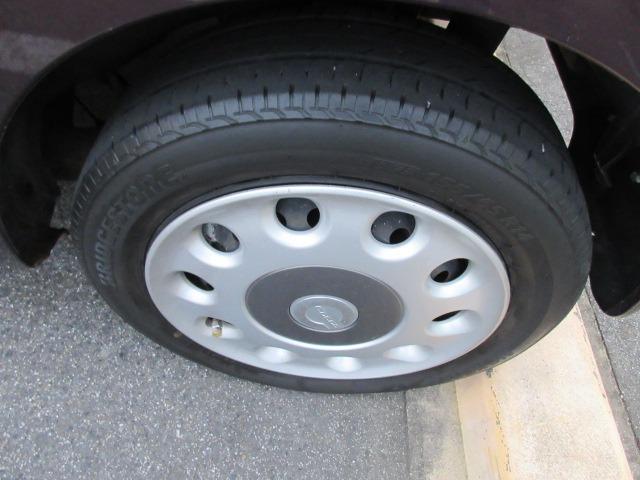 ルーフレール　禁煙車　Ｂｌｕｅｔｏｏｔｈナビ　フルセグ　ＥＴＣ　スマートキー　アイドリングストップ　電動格納ミラー　フォグランプ　オートエアコン　シートリフター　ＰＶガラス　タイミングチェーン