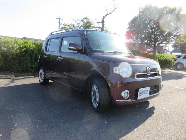 ルーフレール　禁煙車　Ｂｌｕｅｔｏｏｔｈナビ　フルセグ　ＥＴＣ　スマートキー　アイドリングストップ　電動格納ミラー　フォグランプ　オートエアコン　シートリフター　ＰＶガラス　タイミングチェーン