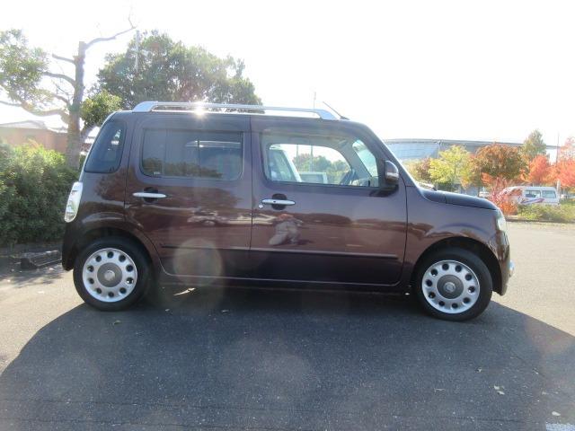 ルーフレール　禁煙車　Ｂｌｕｅｔｏｏｔｈナビ　フルセグ　ＥＴＣ　スマートキー　アイドリングストップ　電動格納ミラー　フォグランプ　オートエアコン　シートリフター　ＰＶガラス　タイミングチェーン