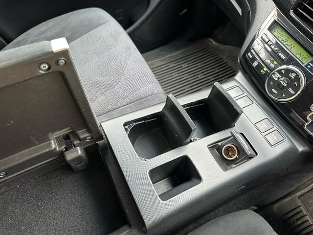 エスティマハイブリッド アエラス　４ＷＤ　７人乗り　バックカメラ　純正ＨＤＤナビ　運転席パワーシート　両側パワースライド　ＡＣ１００Ｖ　クルーズコントロール　運転席パワーシート　ＥＴＣ　　スマートキー　リアフリップダウンモニター（41枚目）