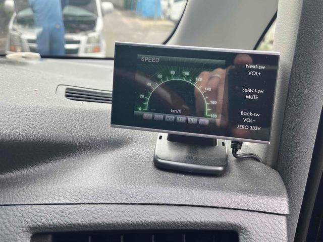 ヴェルファイア ２．４Ｚ　プラチナセレクションＩＩ　バックカメラ　ＴＶ　クリアランスソナー　両側電動スライドドア　ＨＩＤ　電動リアゲート　スマートキー　電動格納ミラー　３列シート　オットマン　ＣＶＴ　アルミホイール　盗難防止システム　衝突安全ボディ（73枚目）
