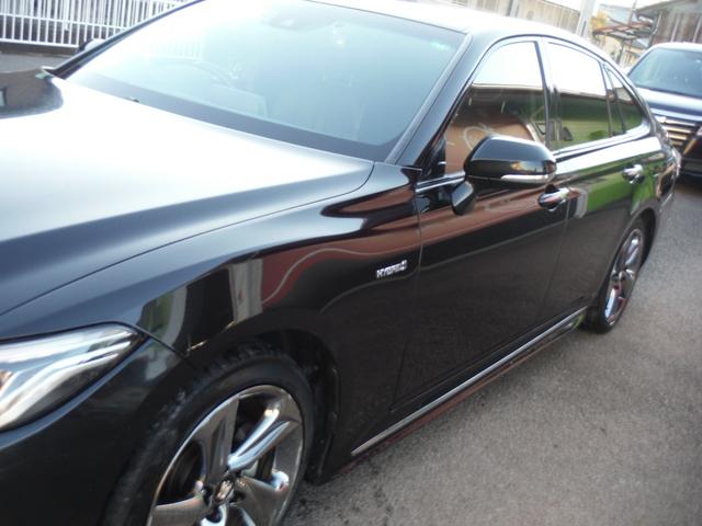 クラウンハイブリッド ＲＳアドバンス　黒革・シートヒーター・ベンチレータ・ステアリングヒーター・純正Ｂｌｕｅｔｏｏｔｈ対応フルセグナビ・バックカメラ・ＥＴＣ・ＢＳＭ・ＨＵＤ・３連ＬＥＤヘッド・４本出しマフラー・ＰＵＳＨスタート・スマートキ（7枚目）