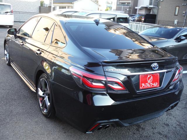 クラウンハイブリッド ＲＳアドバンス　黒革・シートヒーター・ベンチレータ・ステアリングヒーター・純正Ｂｌｕｅｔｏｏｔｈ対応フルセグナビ・バックカメラ・ＥＴＣ・ＢＳＭ・ＨＵＤ・３連ＬＥＤヘッド・４本出しマフラー・ＰＵＳＨスタート・スマートキ（8枚目）