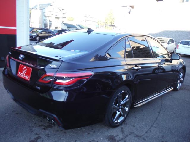 クラウンハイブリッド ＲＳアドバンス　黒革・シートヒーター・ベンチレータ・ステアリングヒーター・純正Ｂｌｕｅｔｏｏｔｈ対応フルセグナビ・バックカメラ・ＥＴＣ・ＢＳＭ・ＨＵＤ・３連ＬＥＤヘッド・４本出しマフラー・ＰＵＳＨスタート・スマートキ（11枚目）