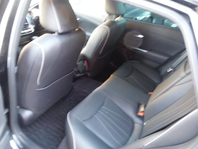 クラウンハイブリッド ＲＳアドバンス　黒革・シートヒーター・ベンチレータ・ステアリングヒーター・純正Ｂｌｕｅｔｏｏｔｈ対応フルセグナビ・バックカメラ・ＥＴＣ・ＢＳＭ・ＨＵＤ・３連ＬＥＤヘッド・４本出しマフラー・ＰＵＳＨスタート・スマートキ（15枚目）