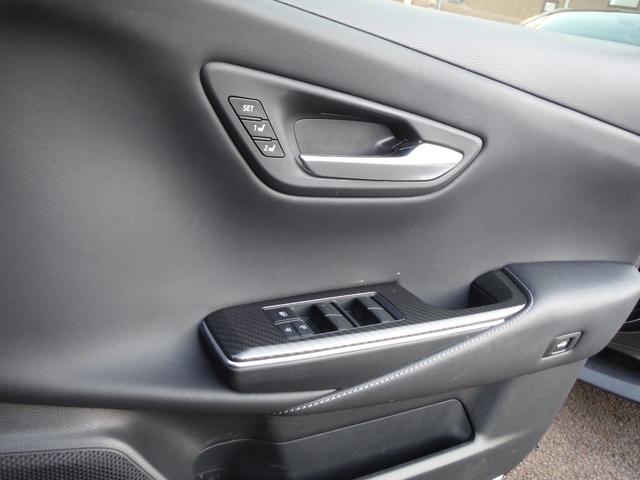 クラウンハイブリッド ＲＳアドバンス　黒革・シートヒーター・ベンチレータ・ステアリングヒーター・純正Ｂｌｕｅｔｏｏｔｈ対応フルセグナビ・バックカメラ・ＥＴＣ・ＢＳＭ・ＨＵＤ・３連ＬＥＤヘッド・４本出しマフラー・ＰＵＳＨスタート・スマートキ（25枚目）