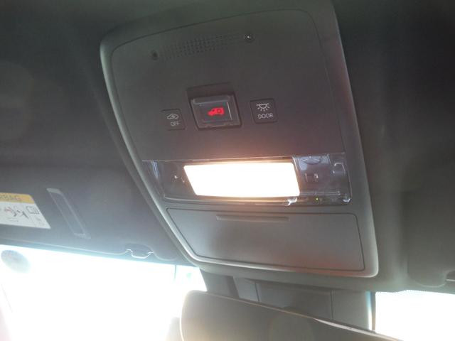 クラウンハイブリッド ＲＳアドバンス　黒革・シートヒーター・ベンチレータ・ステアリングヒーター・純正Ｂｌｕｅｔｏｏｔｈ対応フルセグナビ・バックカメラ・ＥＴＣ・ＢＳＭ・ＨＵＤ・３連ＬＥＤヘッド・４本出しマフラー・ＰＵＳＨスタート・スマートキ（29枚目）