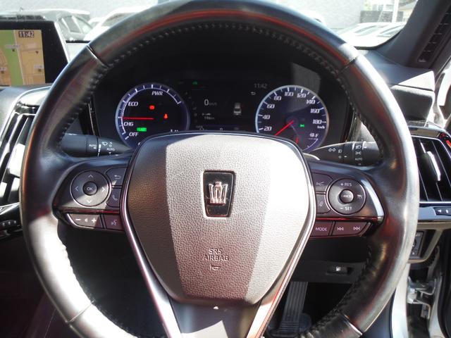 クラウンハイブリッド トヨタ純正フルセグナビ・パノラミッビューモニター・ハーフレザーシート・シートヒーター&ステリングヒーター・F/Rドラレコ・ETC・HUD・BSM・TOYOTAセーフティセンス・3眼LEDヘッド(26枚目)