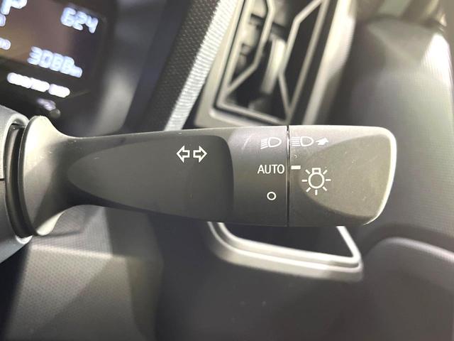 タフト Ｘ　ガラスルーフ　衝突被害軽減システム　禁煙車　コーナーセンサー　スマートキー　ＬＥＤヘッド　オートハイビーム　オートライト　オートエアコン　アイドリングストップ　横滑り防止装置　シガーソケット（31枚目）