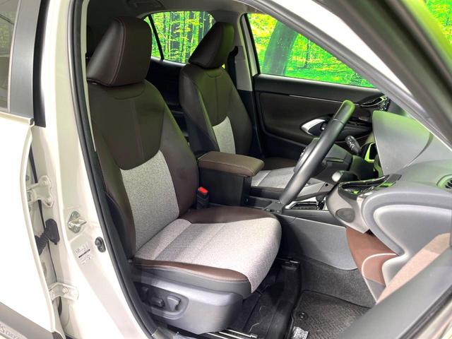 ヤリスクロス ハイブリッドＺ　純正ディスプレイオーディオ　バックカメラ　ｂｌｕｅｔｏｏｔｈ　ドラレコ　ＥＴＣ　ＬＥＤヘッド　禁煙車　レーダークルーズコントロール　オートライト　オートエアコン　スマートキー　電動格納ミラー（8枚目）